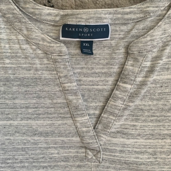 Karen Scott gray casual top! - Picture 2 of 2